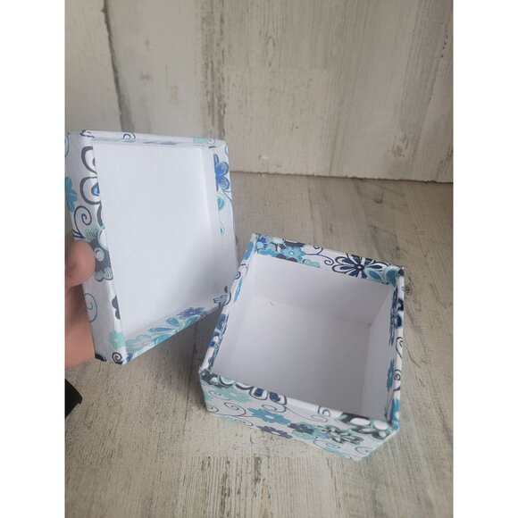 Unique white blue flower gift box pretty‎ xmas floral - Picture 5 of 5